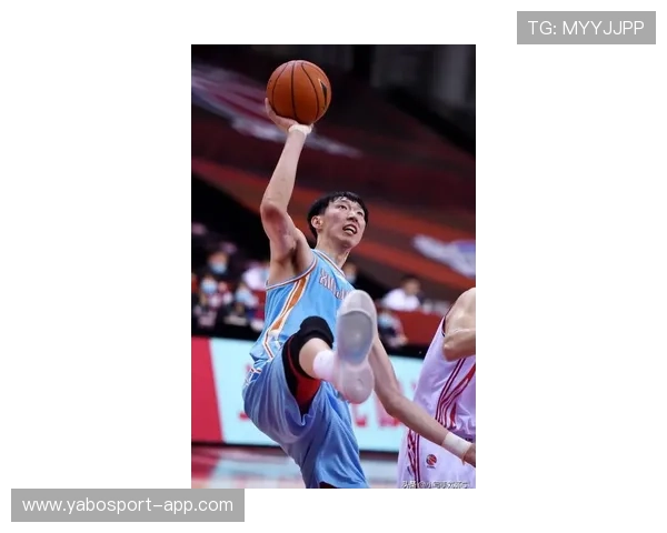 周琦状态明显下滑机动性不足协防能力减弱成球队隐忧赛场影响扩大